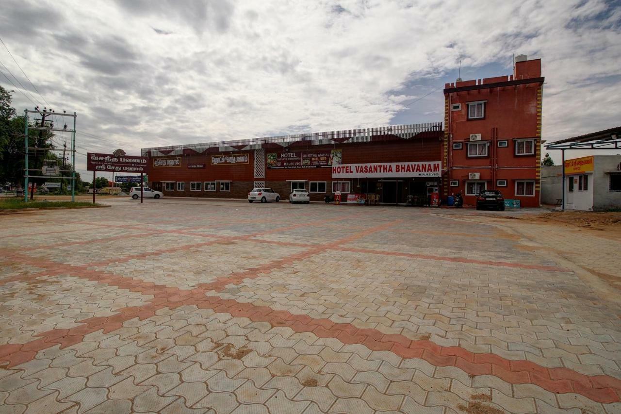 Oyo 42678 Hotel Vasantha Bhavanam Saver Коимбаторе Екстериор снимка